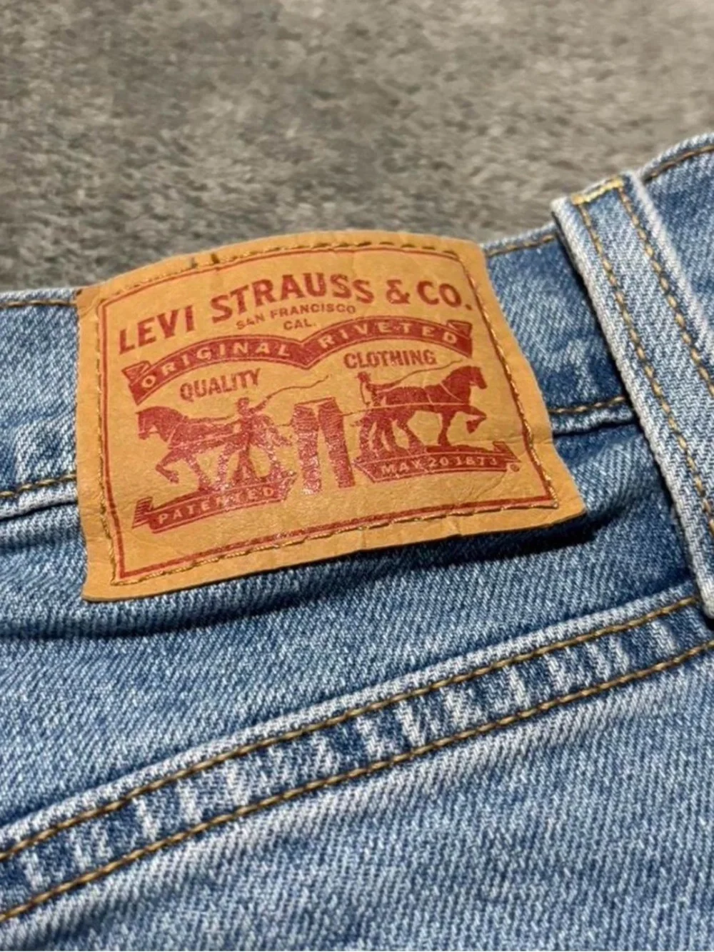 Levi's Women's Straight Leg Jeans in Light Blue Wash